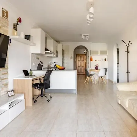Casa Krisma, Fabulous Modern Spacious 2 Bedrooms Apartment, Remote Work, Fast Wifi, Parking And Ac Lägenhet Costa Adeje (Tenerife)
